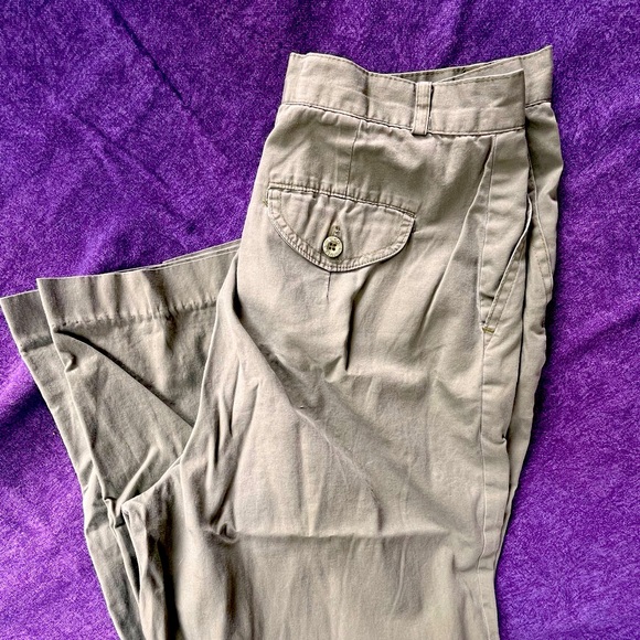 Landers & Co vintage, olive green pleated pants in good condition! Made in Japan - Picture 1 of 4